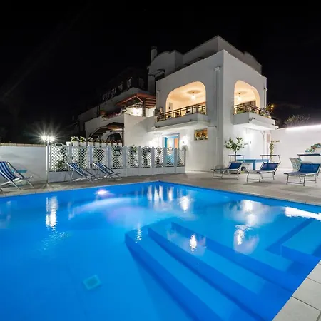 Almare 4*