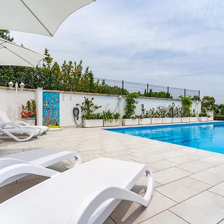 Almaré Bed & Breakfast 4*